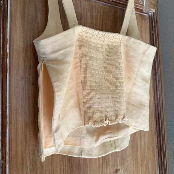 Never been worn Reformation Juliet linen top size 6 - Picture 3 of 9